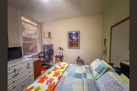 Apartamento à venda com 130m², 3 quartos e 1 vaga Apartamento à venda com 130m², 3 quartos e 1 vagaSuíte