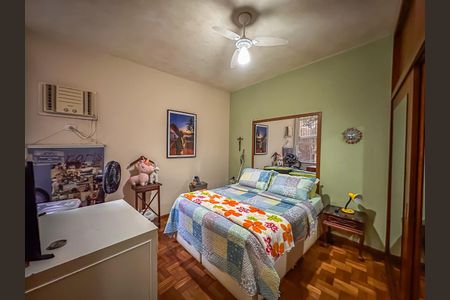 Apartamento à venda com 130m², 3 quartos e 1 vaga Apartamento à venda com 130m², 3 quartos e 1 vagaSuíte