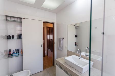 Apartamento à venda com 280m², 4 quartos e 3 vagasBanheiro Social