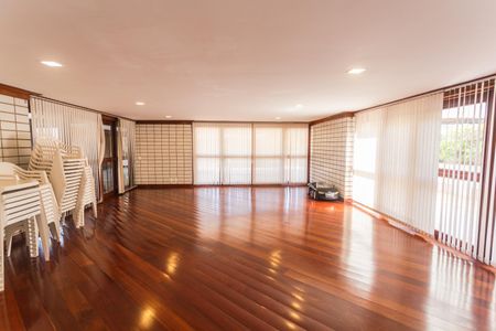 Apartamento à venda com 280m², 4 quartos e 3 vagasÁrea comum - Salão de festas