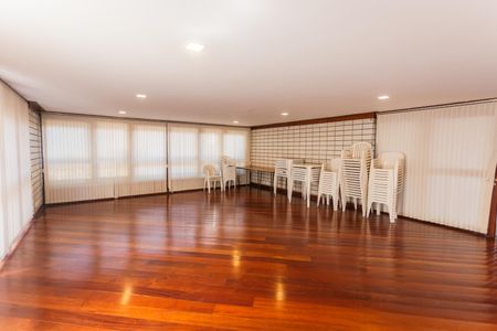 Apartamento à venda com 280m², 4 quartos e 3 vagasÁrea comum - Salão de festas