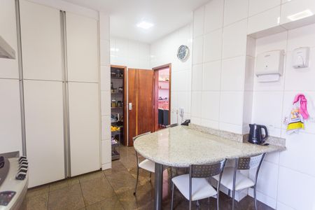 Apartamento à venda com 280m², 4 quartos e 3 vagasCozinha