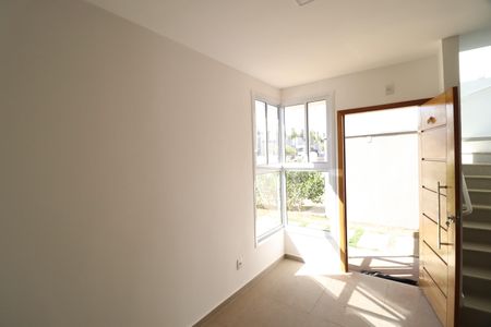 Sala de casa de condomínio para alugar com 3 quartos, 81m² em Granja Marileusa, Uberlândia