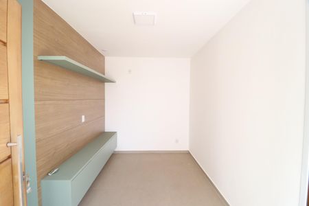 Sala de casa de condomínio para alugar com 3 quartos, 81m² em Granja Marileusa, Uberlândia