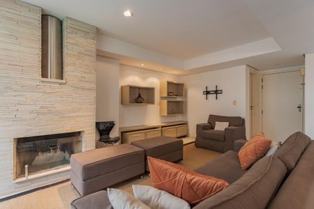 Sala de apartamento para alugar com 3 quartos, 137m² em Petrópolis, Porto Alegre