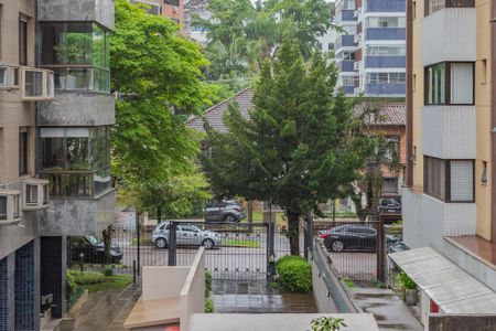 Vista da Suíte de apartamento para alugar com 3 quartos, 137m² em Petrópolis, Porto Alegre