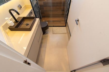 Apartamento à venda com 80m², 2 quartos e 1 vaga Apartamento à venda com 80m², 2 quartos e 1 vagaBanheiro