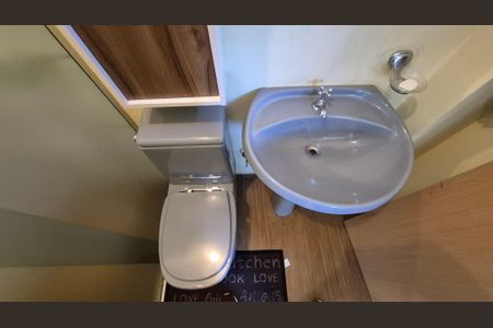 Apartamento à venda com 140m², 4 quartos e 2 vagas Apartamento à venda com 140m², 4 quartos e 2 vagasBanheiro de Serviço