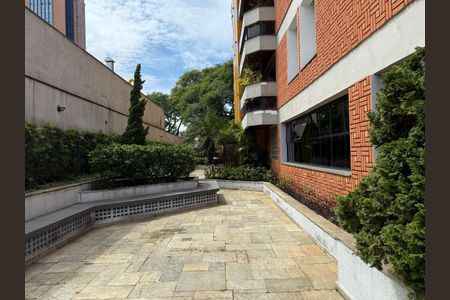 Apartamento à venda com 140m², 4 quartos e 2 vagas Apartamento à venda com 140m², 4 quartos e 2 vagasÁrea externa