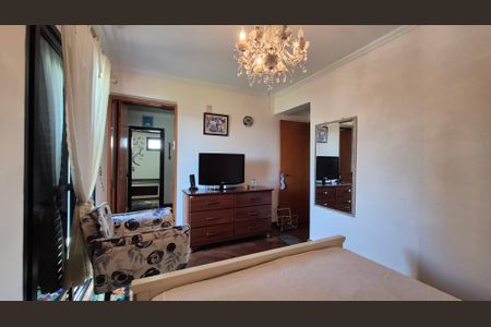 Apartamento à venda com 140m², 4 quartos e 2 vagas Apartamento à venda com 140m², 4 quartos e 2 vagasSuíte