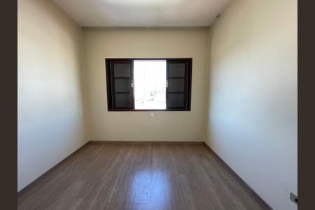Casa à venda com 243m², 3 quartos e 7 vagas Casa à venda com 243m², 3 quartos e 7 vagasQuarto 3