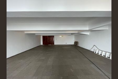 Casa à venda com 243m², 3 quartos e 7 vagas Casa à venda com 243m², 3 quartos e 7 vagasGaragem
