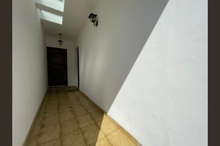 Casa à venda com 243m², 3 quartos e 7 vagas Casa à venda com 243m², 3 quartos e 7 vagasEntrada