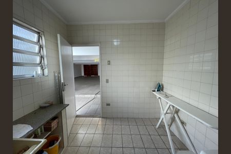 Casa à venda com 243m², 3 quartos e 7 vagas Casa à venda com 243m², 3 quartos e 7 vagasÁrea de Serviço