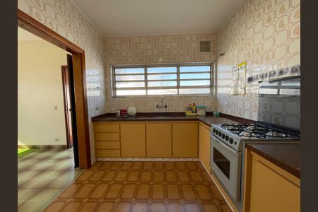 Casa à venda com 243m², 3 quartos e 7 vagas Casa à venda com 243m², 3 quartos e 7 vagasCozinha