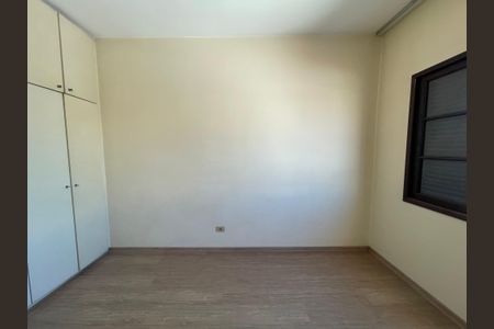 Casa à venda com 243m², 3 quartos e 7 vagas Casa à venda com 243m², 3 quartos e 7 vagasQuarto 2
