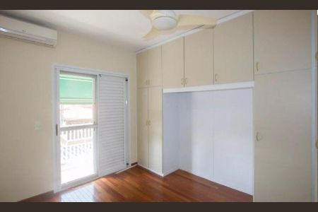 Casa à venda com 3 quartos, 220m² em Jardim Caravelas, São Paulo