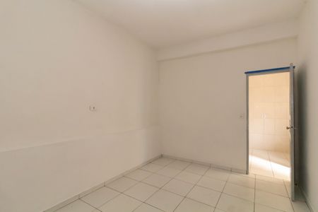 Sala/Quarto de casa para alugar com 1 quarto, 40m² em Vila Carmosina, São Paulo