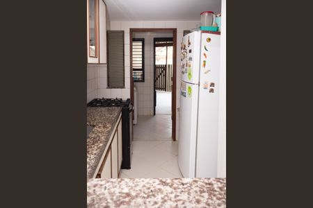 Casa para alugar com 150m², 3 quartos e 1 vaga Casa para alugar com 150m², 3 quartos e 1 vagaCozinha - Armários