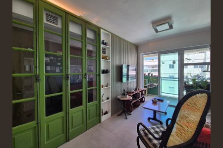 Apartamento para alugar com 144m², 3 quartos e 2 vagas Apartamento para alugar com 144m², 3 quartos e 2 vagasSala