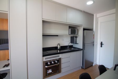 Cozinha de kitnet/studio para alugar com 1 quarto, 26m² em Santo Amaro, São Paulo
