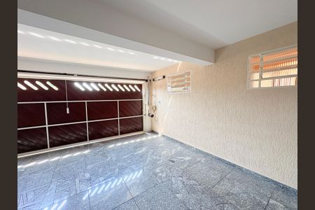 Casa à venda com 215m², 3 quartos e 3 vagasGaragem