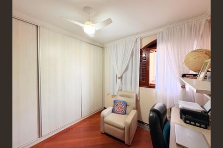 Casa à venda com 215m², 3 quartos e 3 vagasQuarto 1