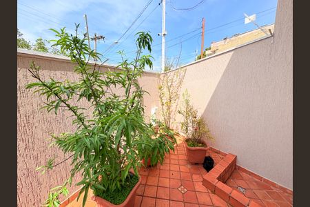 Casa à venda com 215m², 3 quartos e 3 vagasQuintal