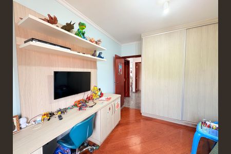 Casa à venda com 215m², 3 quartos e 3 vagasQuarto 2