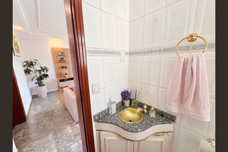 Casa à venda com 215m², 3 quartos e 3 vagasLavabo