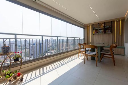 Apartamento à venda com 114m², 3 quartos e 2 vagas Apartamento à venda com 114m², 3 quartos e 2 vagasVaranda