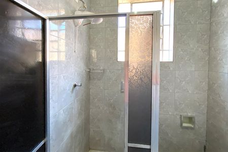 Casa para alugar com 360m², 3 quartos e 2 vagasBanheiro Social