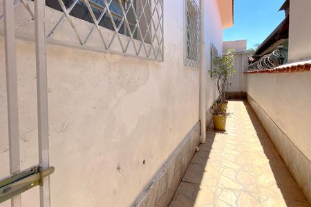 Casa para alugar com 360m², 3 quartos e 2 vagasCorredor lateral