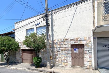 Casa para alugar com 360m², 3 quartos e 2 vagasFachada