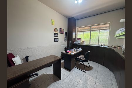Casa à venda com 280m², 3 quartos e 2 vagas