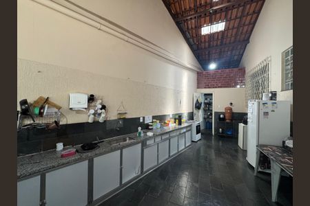 Casa à venda com 280m², 3 quartos e 2 vagas