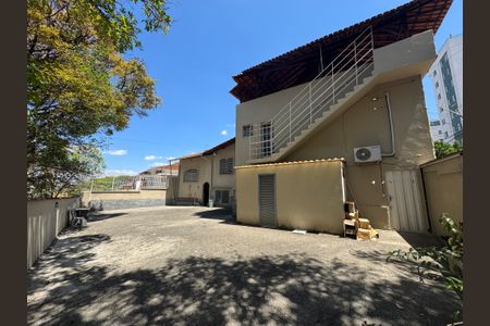 Casa à venda com 280m², 3 quartos e 2 vagas