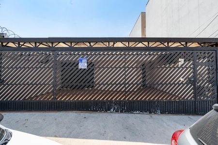 Casa à venda com 350m², 3 quartos e 4 vagas Casa à venda com 350m², 3 quartos e 4 vagasFachada + Placa