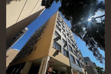 Apartamento à venda com 70m², 2 quartos e 1 vaga Apartamento à venda com 70m², 2 quartos e 1 vagaFachada