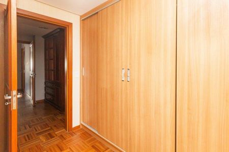 Quarto 1 de apartamento para alugar com 2 quartos, 88m² em Passo d’Areia, Porto Alegre