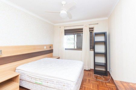 Quarto 1 de apartamento para alugar com 2 quartos, 88m² em Passo d’Areia, Porto Alegre