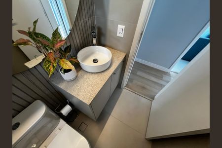 Apartamento à venda com 87m², 3 quartos e 2 vagas Apartamento à venda com 87m², 3 quartos e 2 vagasBanheiro Social