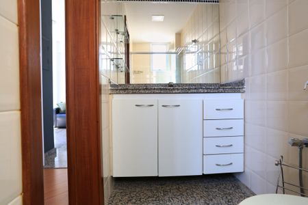 Apartamento para alugar com 40m², 1 quarto e 1 vaga Apartamento para alugar com 40m², 1 quarto e 1 vagaBanheiro da Suíte