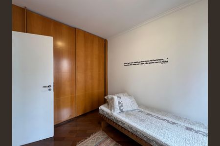 Apartamento à venda com 97m², 3 quartos e 2 vagasQuarto 2