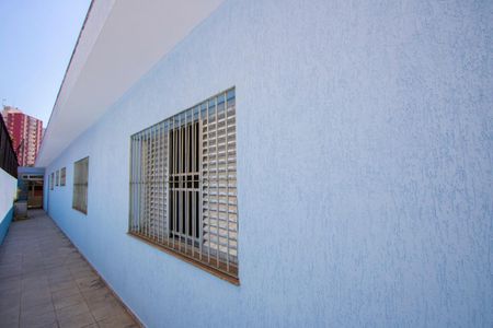 Casa à venda com 162m², 2 quartos e 2 vagas Casa à venda com 162m², 2 quartos e 2 vagasCorredor externo