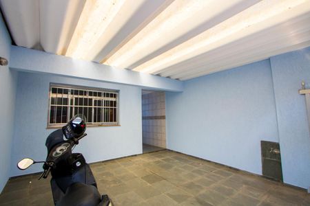 Casa à venda com 162m², 2 quartos e 2 vagas Casa à venda com 162m², 2 quartos e 2 vagasGaragem