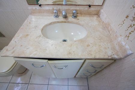 Casa à venda com 162m², 2 quartos e 2 vagas Casa à venda com 162m², 2 quartos e 2 vagasBanheiro