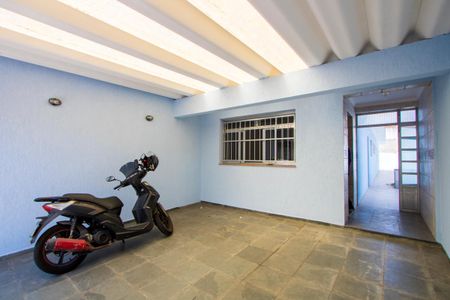 Casa à venda com 162m², 2 quartos e 2 vagas Casa à venda com 162m², 2 quartos e 2 vagasGaragem