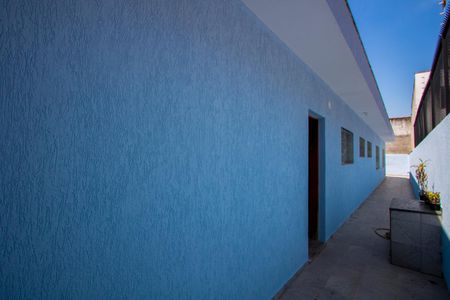 Casa à venda com 162m², 2 quartos e 2 vagas Casa à venda com 162m², 2 quartos e 2 vagasCorredor externo