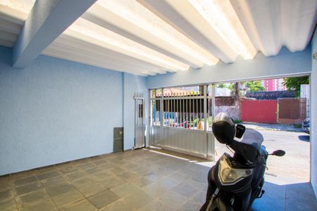 Casa à venda com 162m², 2 quartos e 2 vagas Casa à venda com 162m², 2 quartos e 2 vagasGaragem